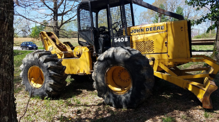 Miller Farms, loading logs, log truck, logging in overton county, loggers in crawford tn